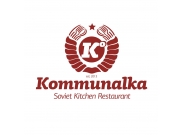 Графическая стилизация герба СССР иллюстрирует многонациональное меню ресторана.